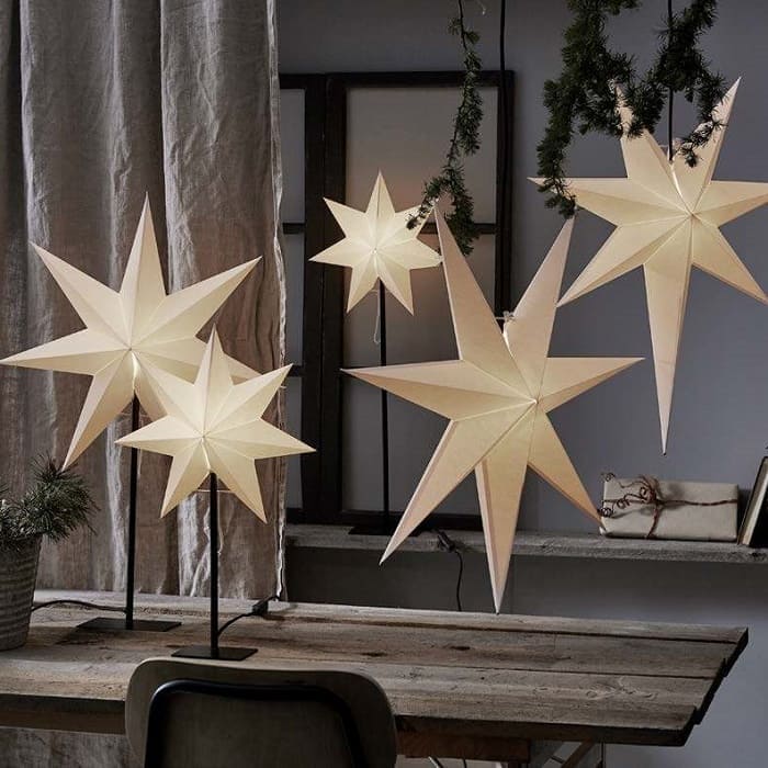 Im Sortiment von Star Trading findet man Weihnachtsterne f�r die Weihnachtszeit