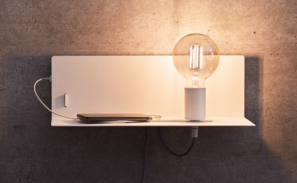 Multifunktionale Wandleuchte in Weiß wunderbar als Nachttisch oder dezente Flurbeleuchtung zu verwenden Paulmann Wandlampe Devara mit USB Port und praktischer Ablage