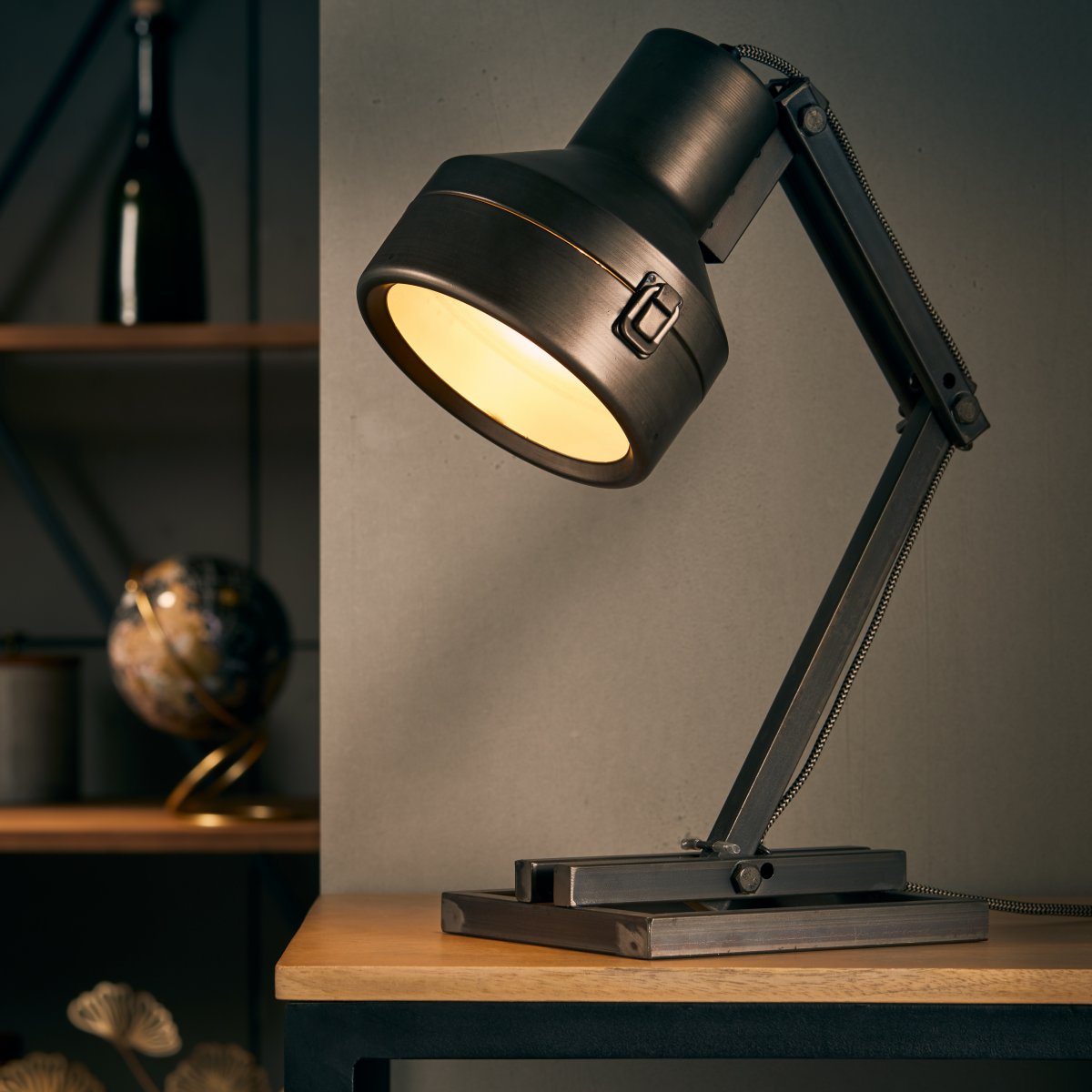 Brilliant Leuchten No. 99037-46 Tischleuchte Hardwork E27 schwarz stahl
