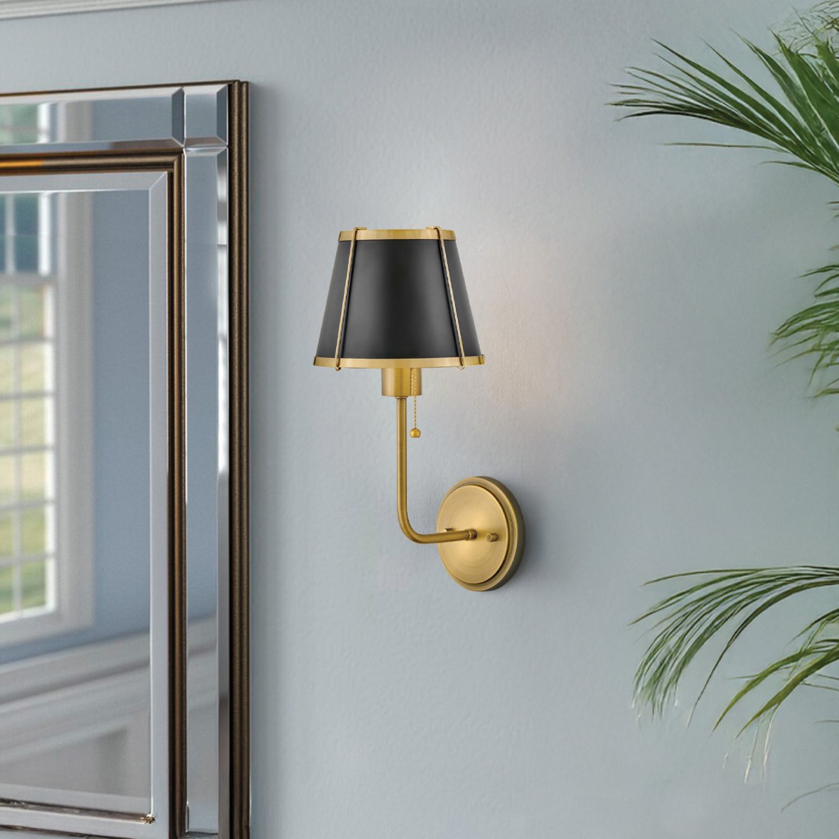 Elstead Lighting Clarke Wandleuchte mit Zugschalter Messing Metallschirm schwarz
