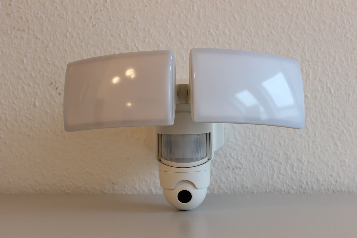 Lutec Libra 7632406053 LED Außen Kamera Leuchte 2-flammig ECO Light -->  Leuchten & Lampen online kaufen im Shop